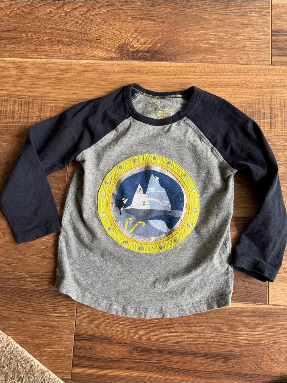 Mini Boden Navy & Gray Kids Raglan Top with Arctic Porthole Graphic